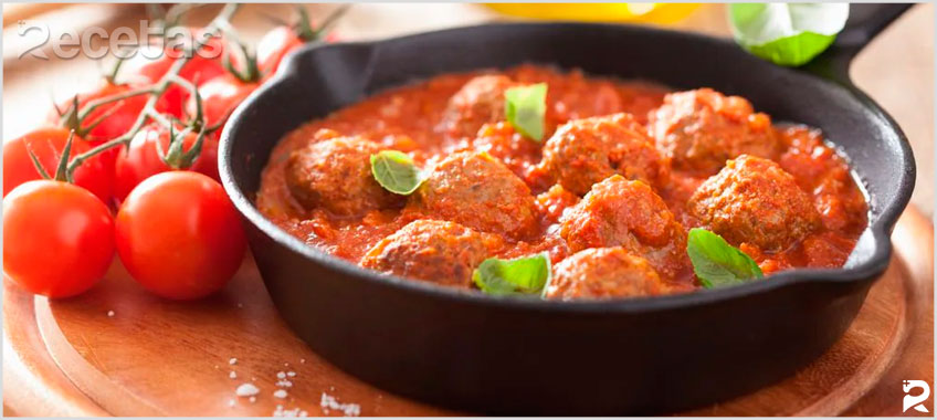 Albóndigas en Salsa Caseras y Fáciles